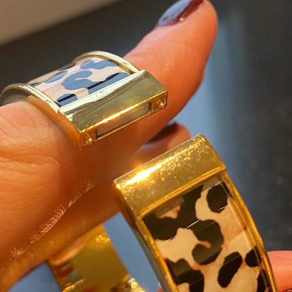 Talbots Leopard Print Enamel Hinged Bangle Goldtone Bracelet - Picture 6 of 8